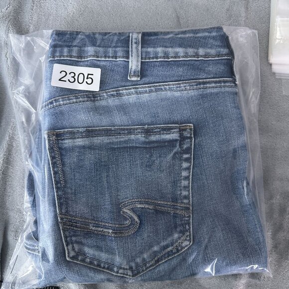 Silver Jeans Avery Bermuda Shorts Womens Size W32/L9 Distressed High Rise Blue - Picture 10 of 10